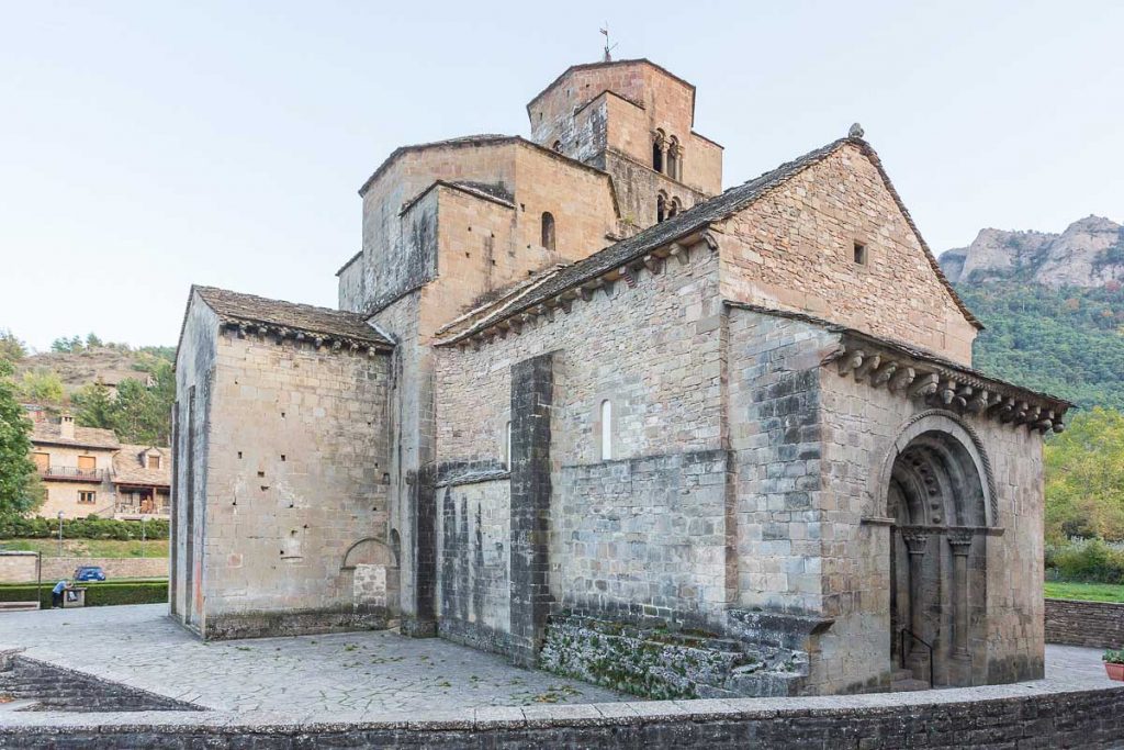 Iglesia de Santa María en Santa Cruz de la Serós