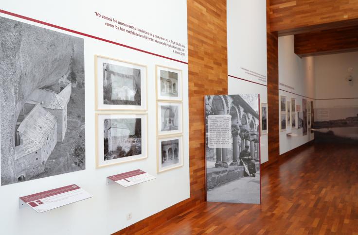 Exposición Viajeros y fotógrafos en San Juan de la Peña