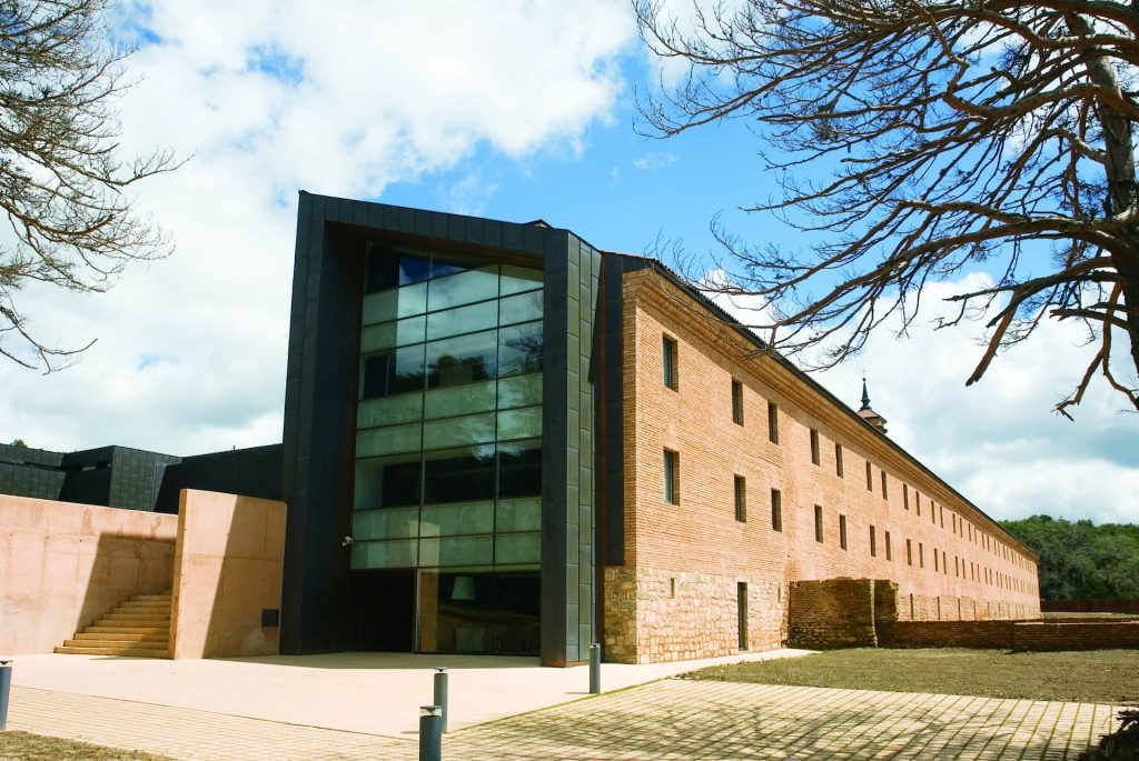 Hospedería San Juan de la Peña - Exterior (2)